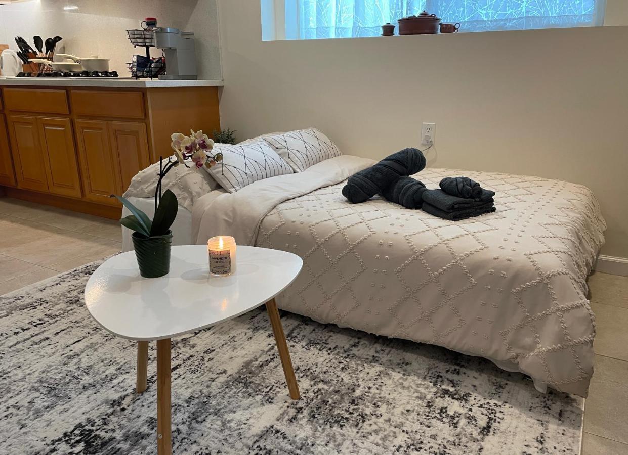 9Am Check-In Coastal Getaway - Luxe Suite Near Cliff, Lake & Local Shops Дейли-Сити Экстерьер фото